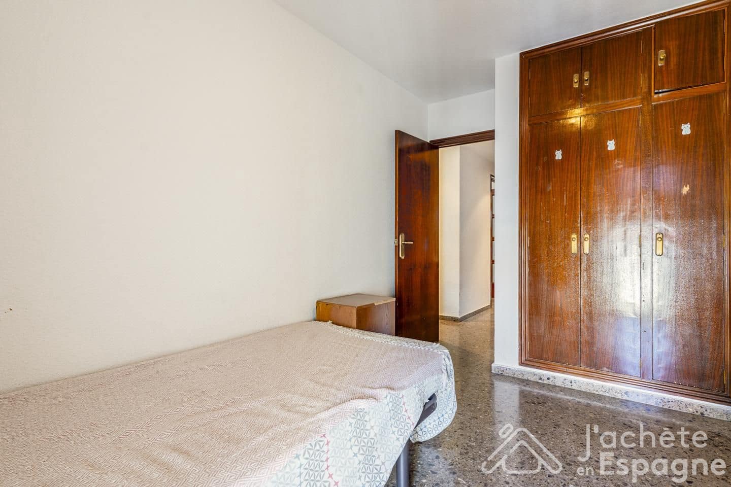 3 bedroom Flat for sale in Valencia city - € 315,000 (Ref: 10130683)
