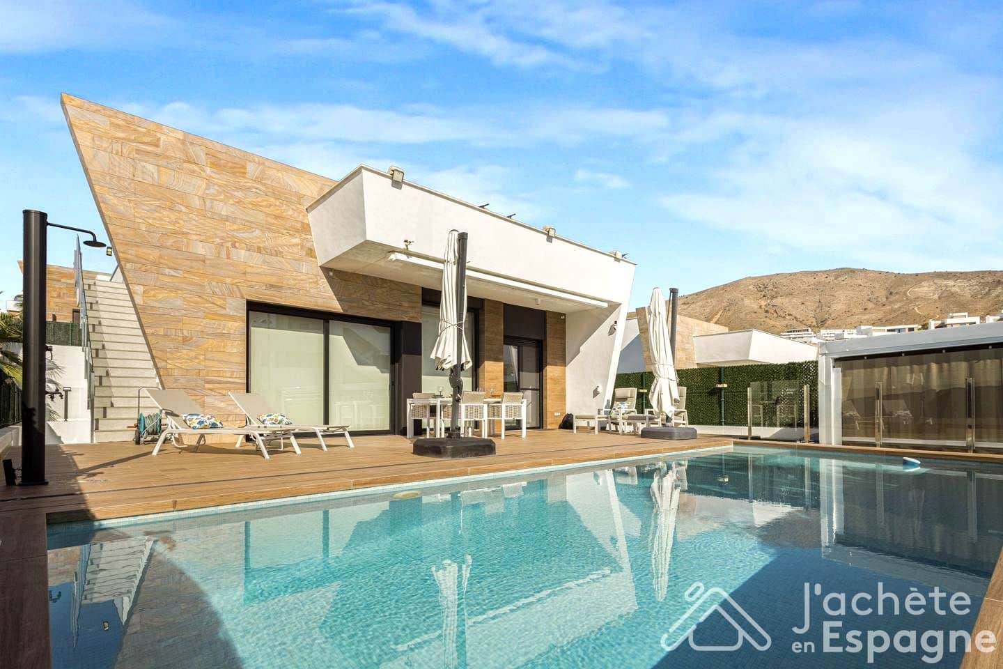 4 quarto Moradia para venda em Finestrat com piscina garagem - 950 000 € (Ref: 10130684)