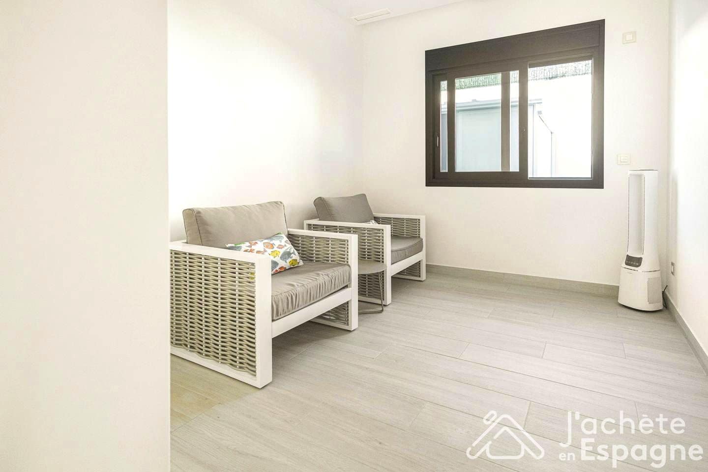4 quarto Moradia para venda em Finestrat com piscina garagem - 950 000 € (Ref: 10130684)