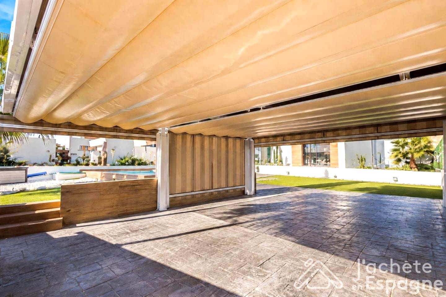 4 quarto Moradia para venda em Finestrat com piscina garagem - 950 000 € (Ref: 10130684)