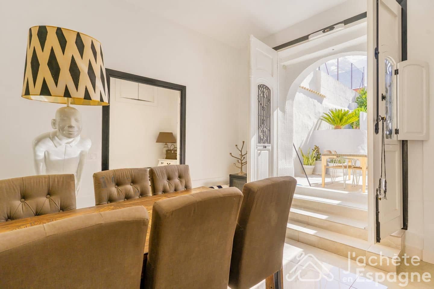 3 bedroom Villa for sale in Gilet with pool - € 280,000 (Ref: 10156876)