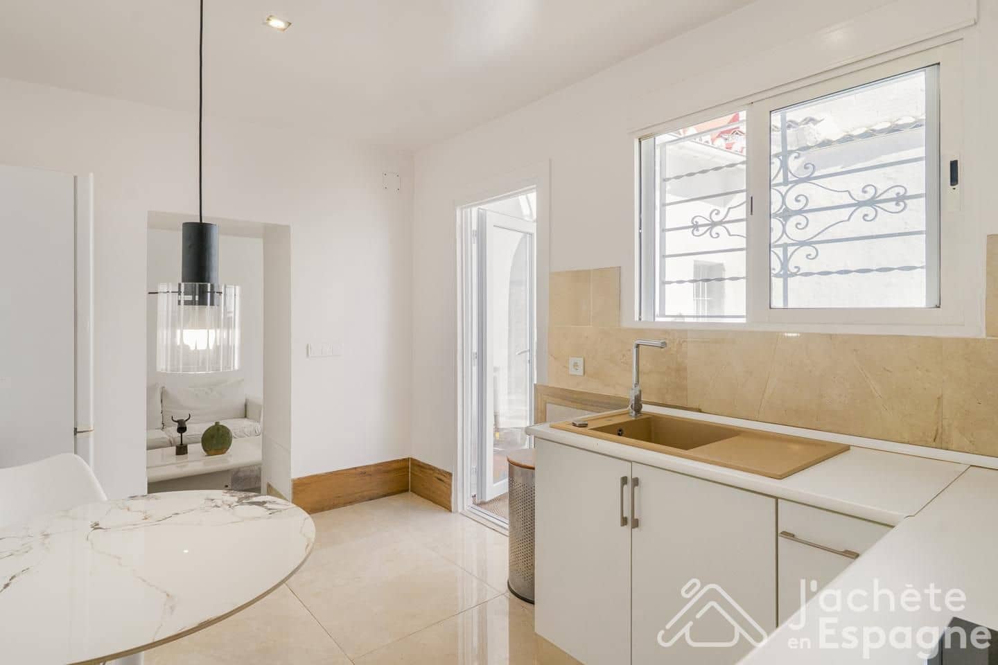 3 bedroom Villa for sale in Gilet with pool - € 280,000 (Ref: 10156876)