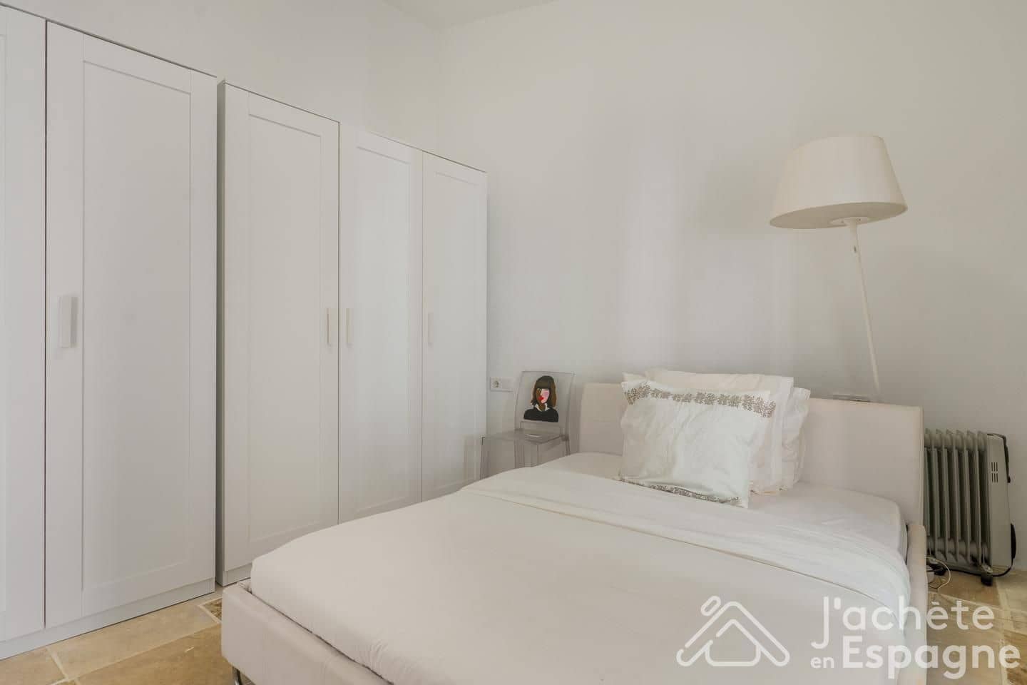 3 bedroom Villa for sale in Gilet with pool - € 280,000 (Ref: 10156876)