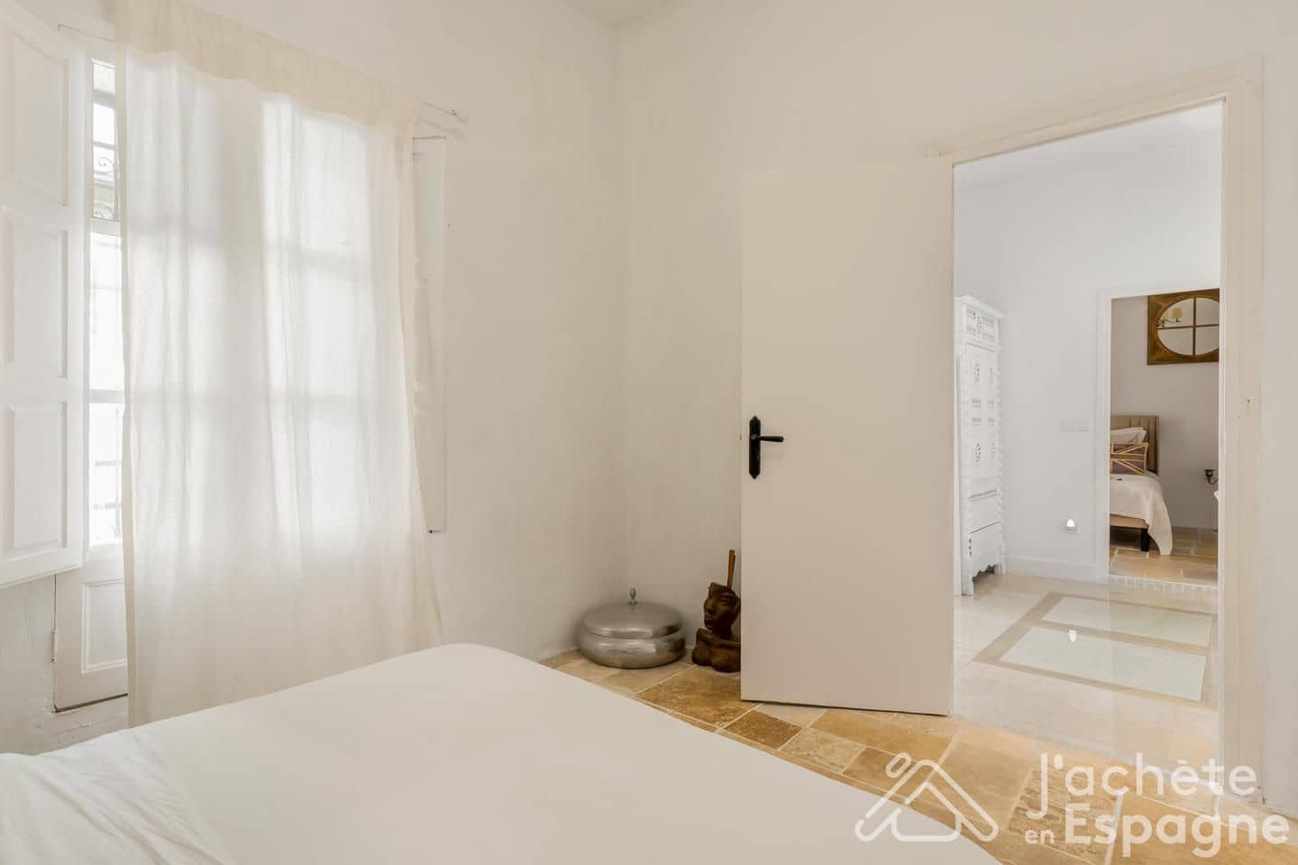 3 bedroom Villa for sale in Gilet with pool - € 280,000 (Ref: 10156876)