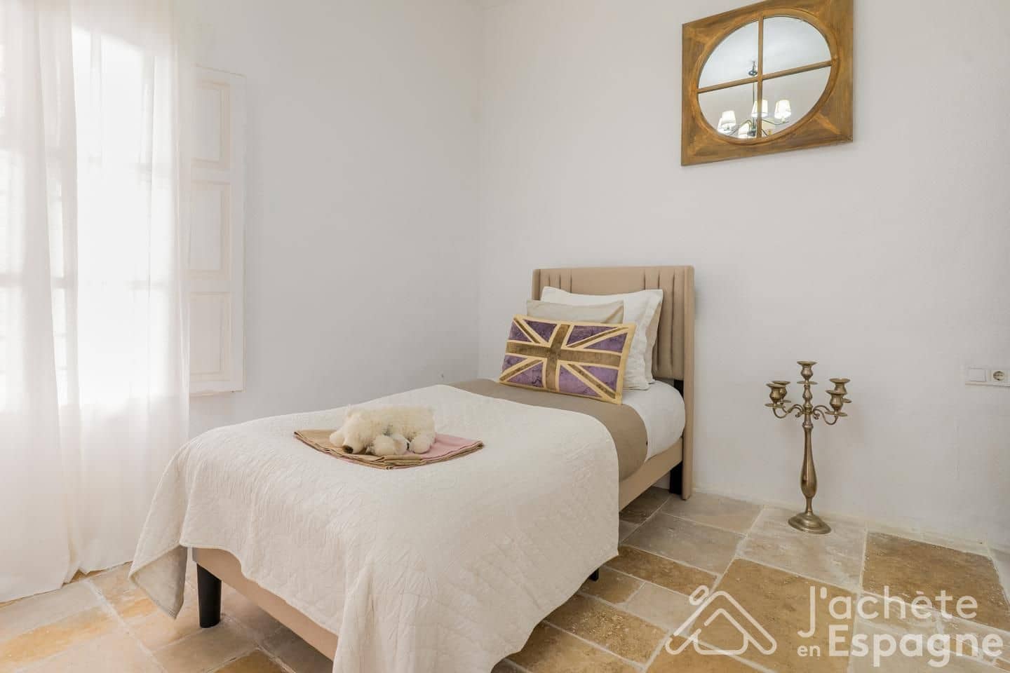3 bedroom Villa for sale in Gilet with pool - € 280,000 (Ref: 10156876)