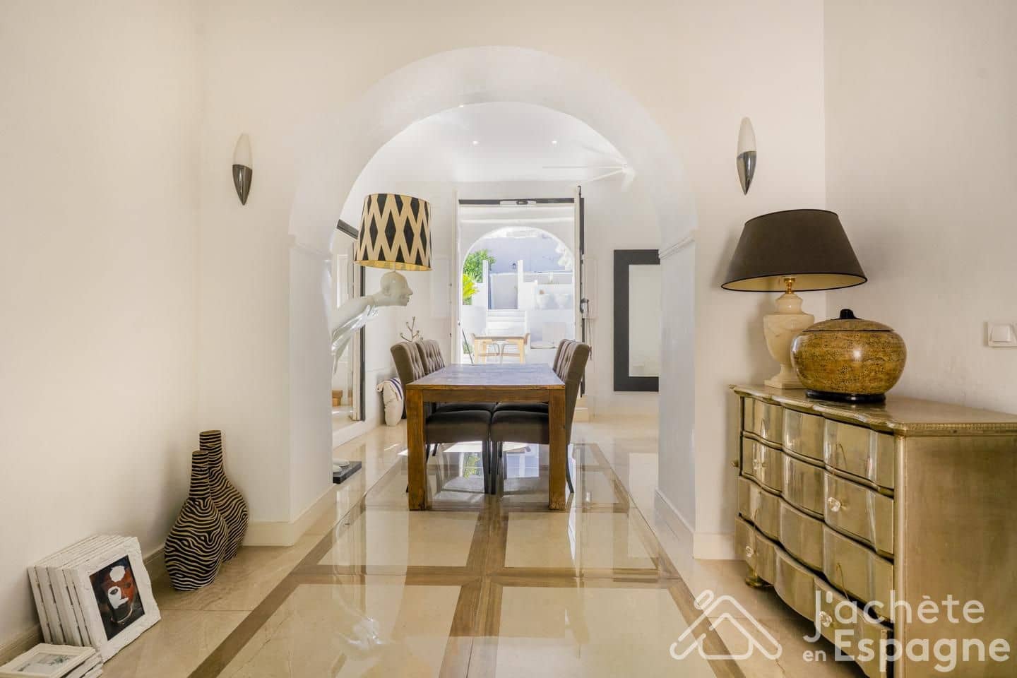3 bedroom Villa for sale in Gilet with pool - € 280,000 (Ref: 10156876)