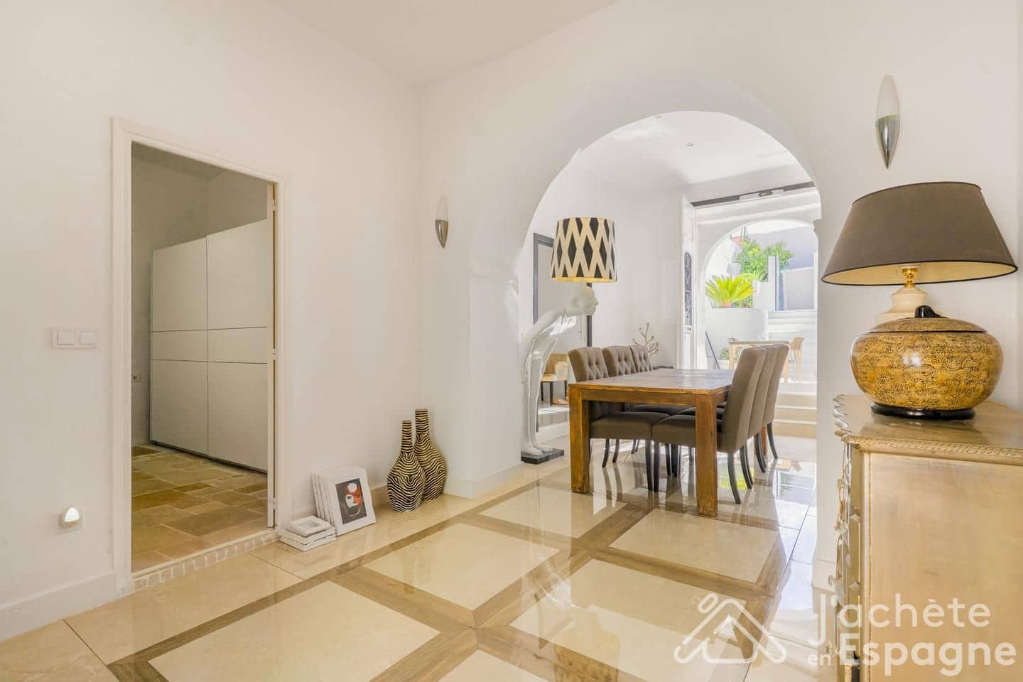 3 bedroom Villa for sale in Gilet with pool - € 280,000 (Ref: 10156876)