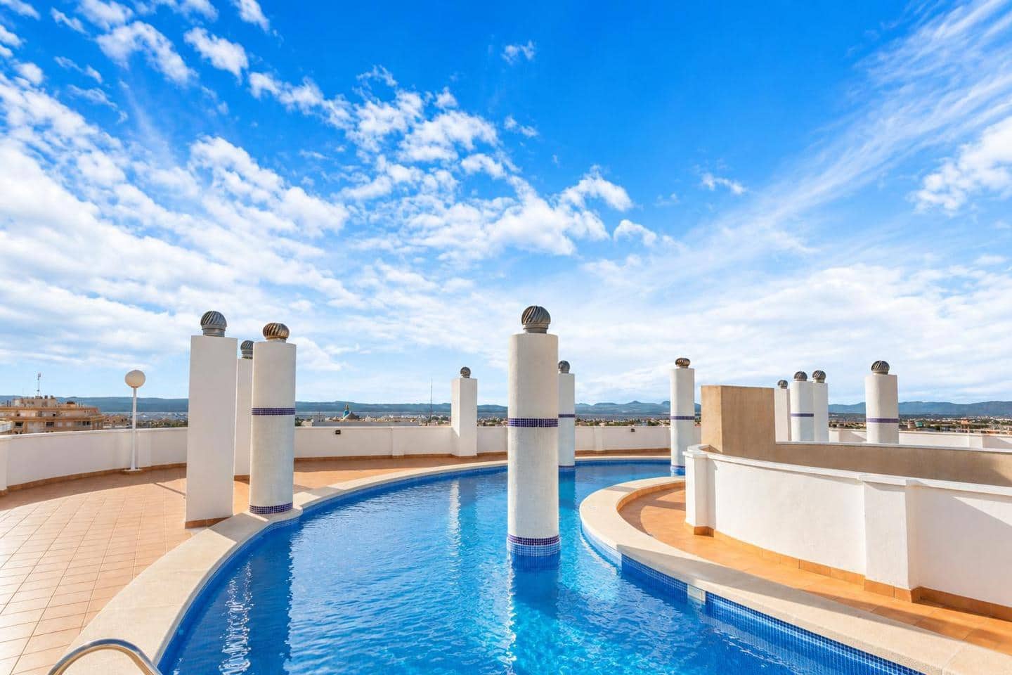 Piso de 2 habitaciones en Torrevieja en venta con piscina garaje - 159.000 € (Ref: 10163448)