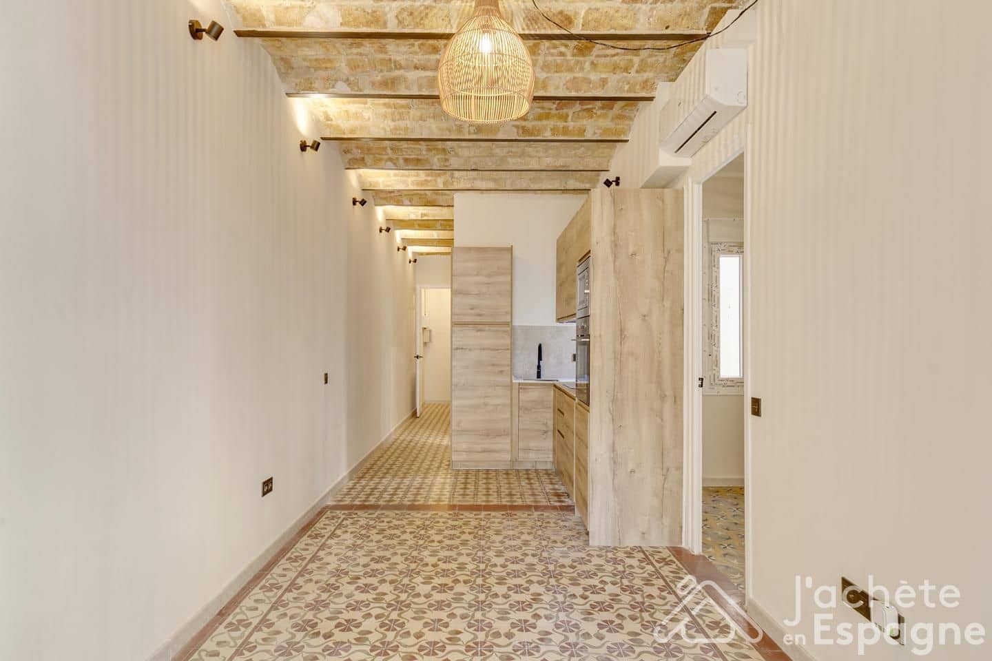 3 soveværelse Lejlighed til salg i Barcelona by - € 414.000 (Ref: 10163917)