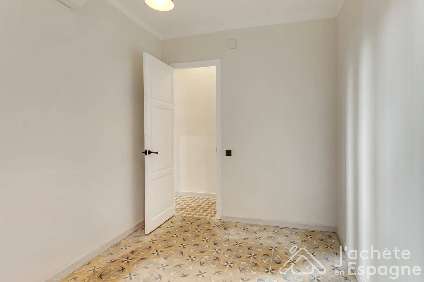 3 soveværelse Lejlighed til salg i Barcelona by - € 414.000 (Ref: 10163917)