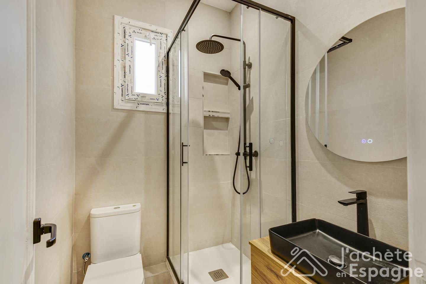 3 soveværelse Lejlighed til salg i Barcelona by - € 414.000 (Ref: 10163917)