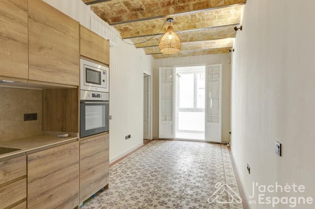 3 soveværelse Lejlighed til salg i La Vila de Gràcia, Barcelona by - € 414.000 (Ref: 10163917)