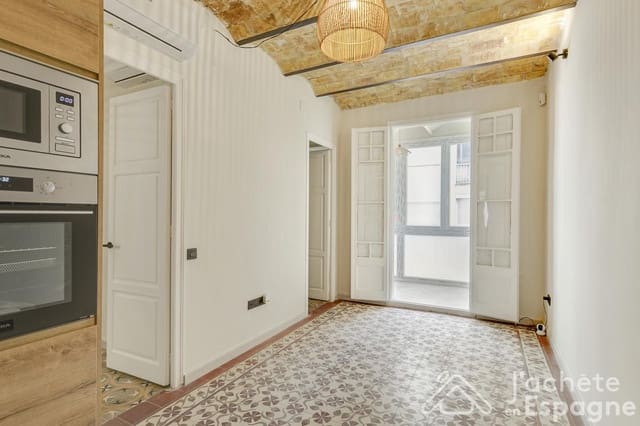 3 soveværelse Lejlighed til salg i La Vila de Gràcia, Barcelona by - € 414.000 (Ref: 10163917)