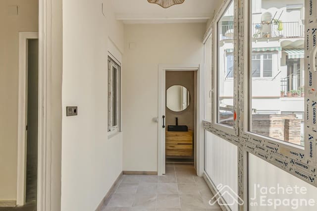 3 soveværelse Lejlighed til salg i La Vila de Gràcia, Barcelona by - € 414.000 (Ref: 10163917)
