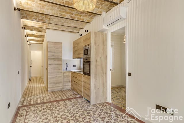 3 soveværelse Lejlighed til salg i La Vila de Gràcia, Barcelona by - € 414.000 (Ref: 10163917)