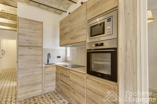3 soveværelse Lejlighed til salg i La Vila de Gràcia, Barcelona by - € 414.000 (Ref: 10163917)