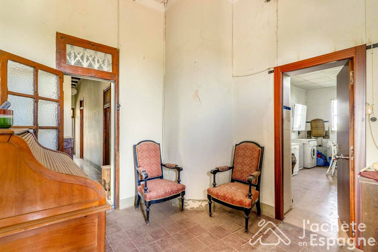 8 bedroom Villa for sale in Benifaio with pool garage - € 595,000 (Ref: 10177556)
