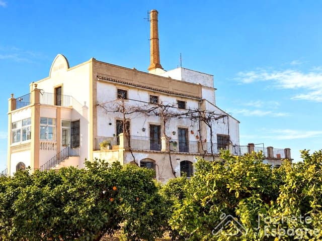 8 bedroom Villa for sale in Benifaió with pool garage - € 595,000 (Ref: 10177556)