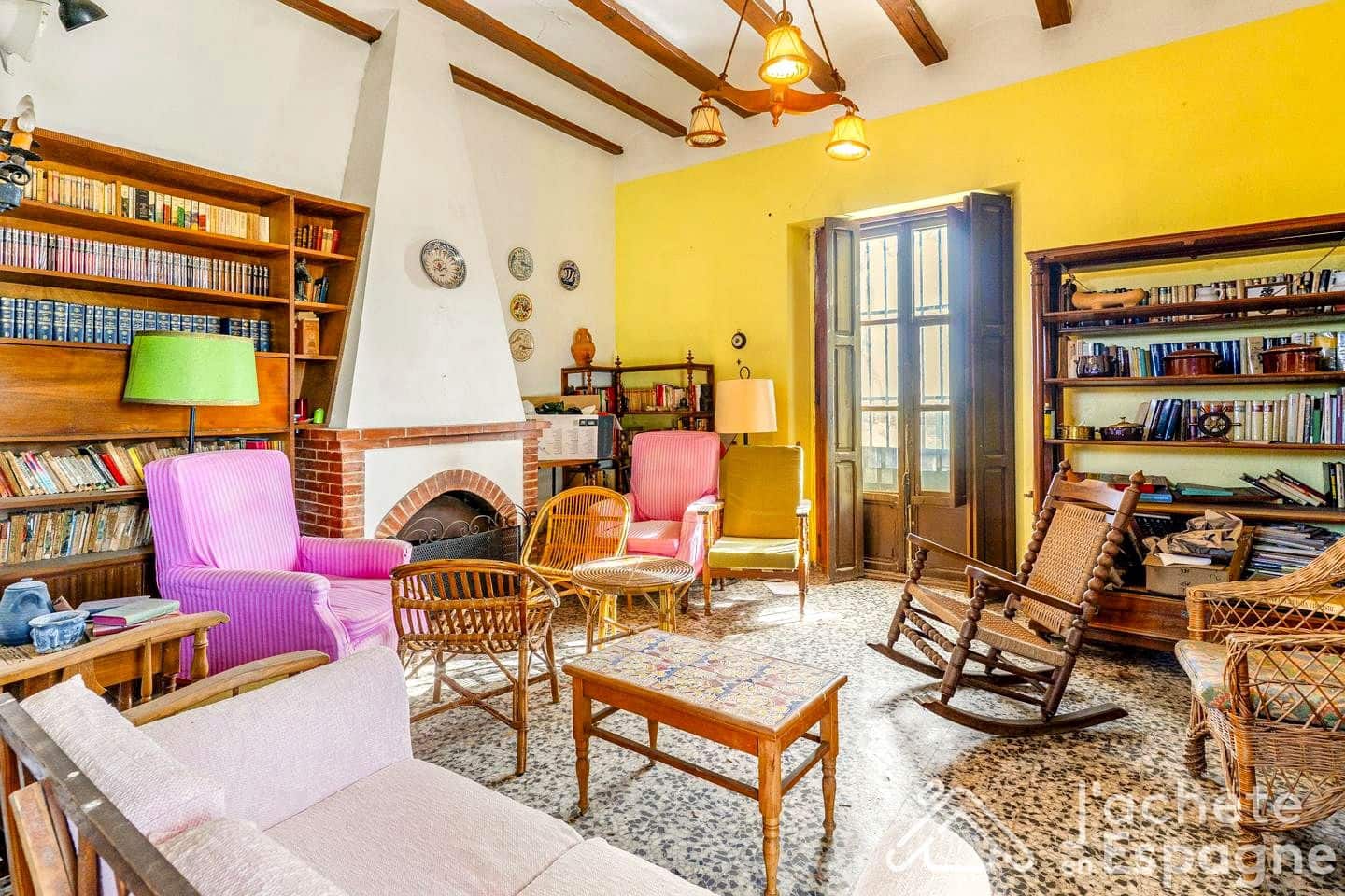 8 bedroom Villa for sale in Benifaio with pool garage - € 595,000 (Ref: 10177556)