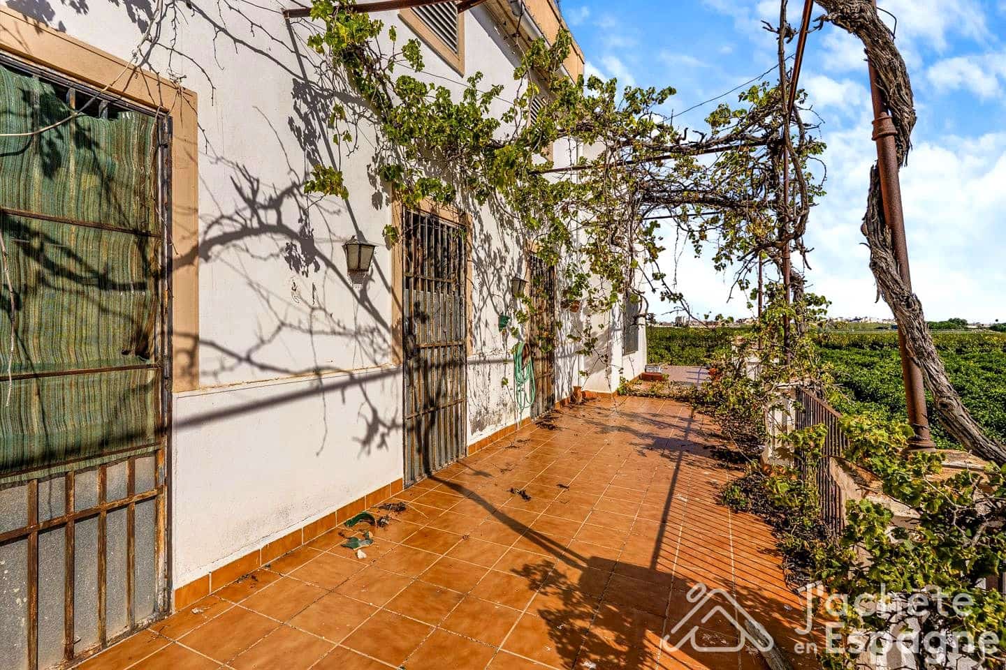 8 bedroom Villa for sale in Benifaio with pool garage - € 595,000 (Ref: 10177556)