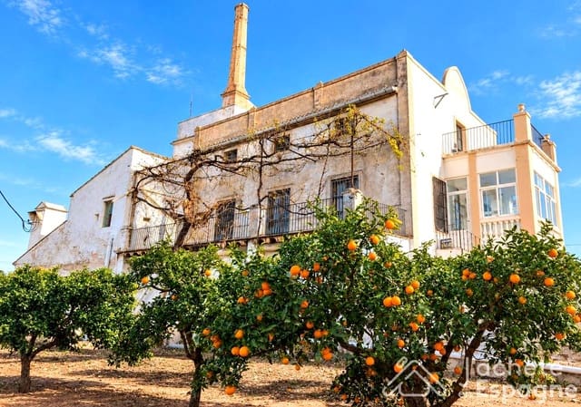 8 bedroom Villa for sale in Benifaió with pool garage - € 595,000 (Ref: 10177556)