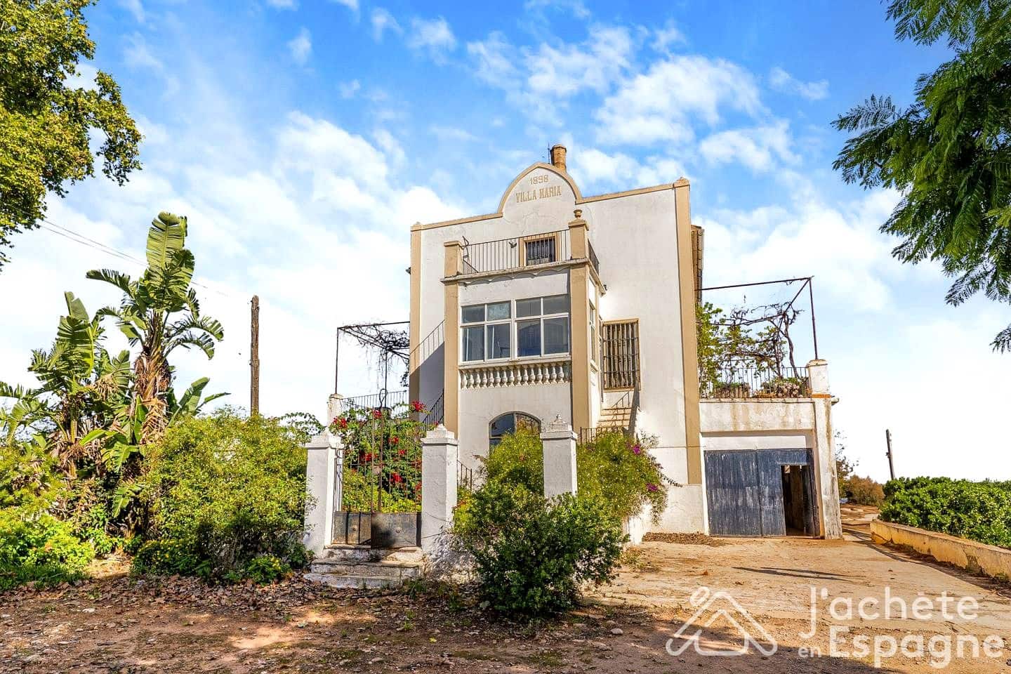 8 bedroom Villa for sale in Benifaio with pool garage - € 595,000 (Ref: 10177556)