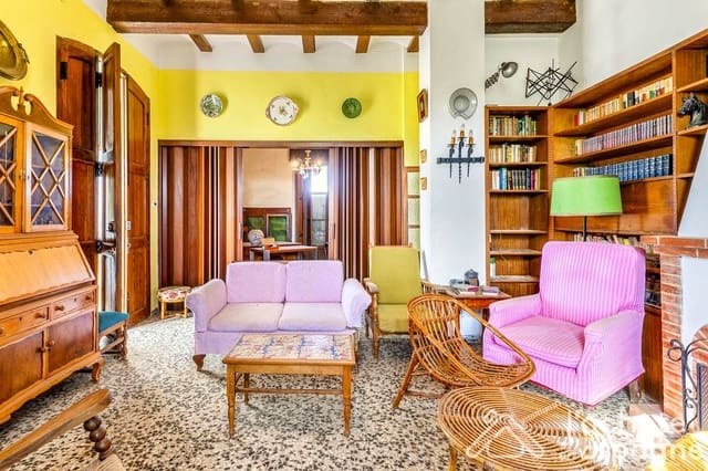 8 bedroom Villa for sale in Benifaió with pool garage - € 595,000 (Ref: 10177556)