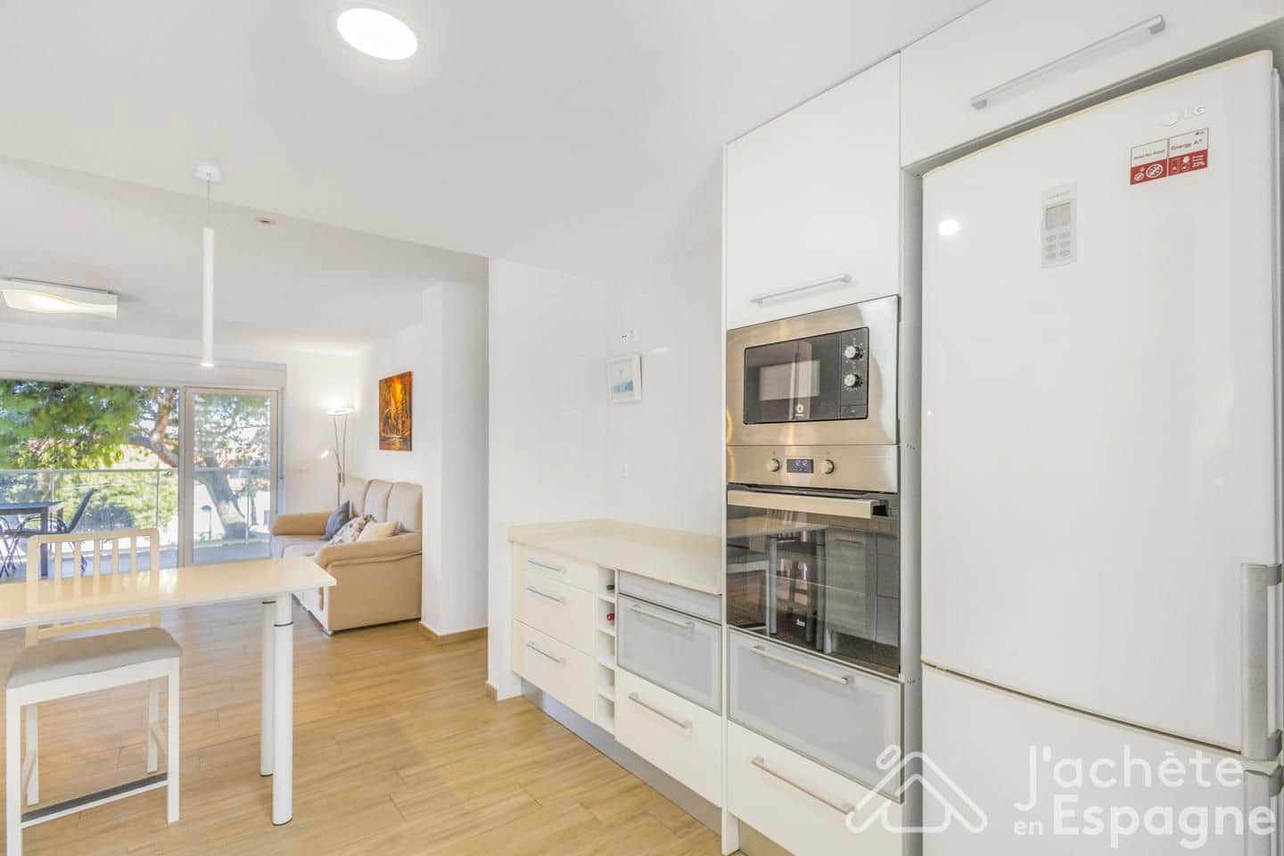 3 slaapkamer Flat te koop in Cabo de las Huertas met zwembad garage - € 649.000 (Ref: 10185982)
