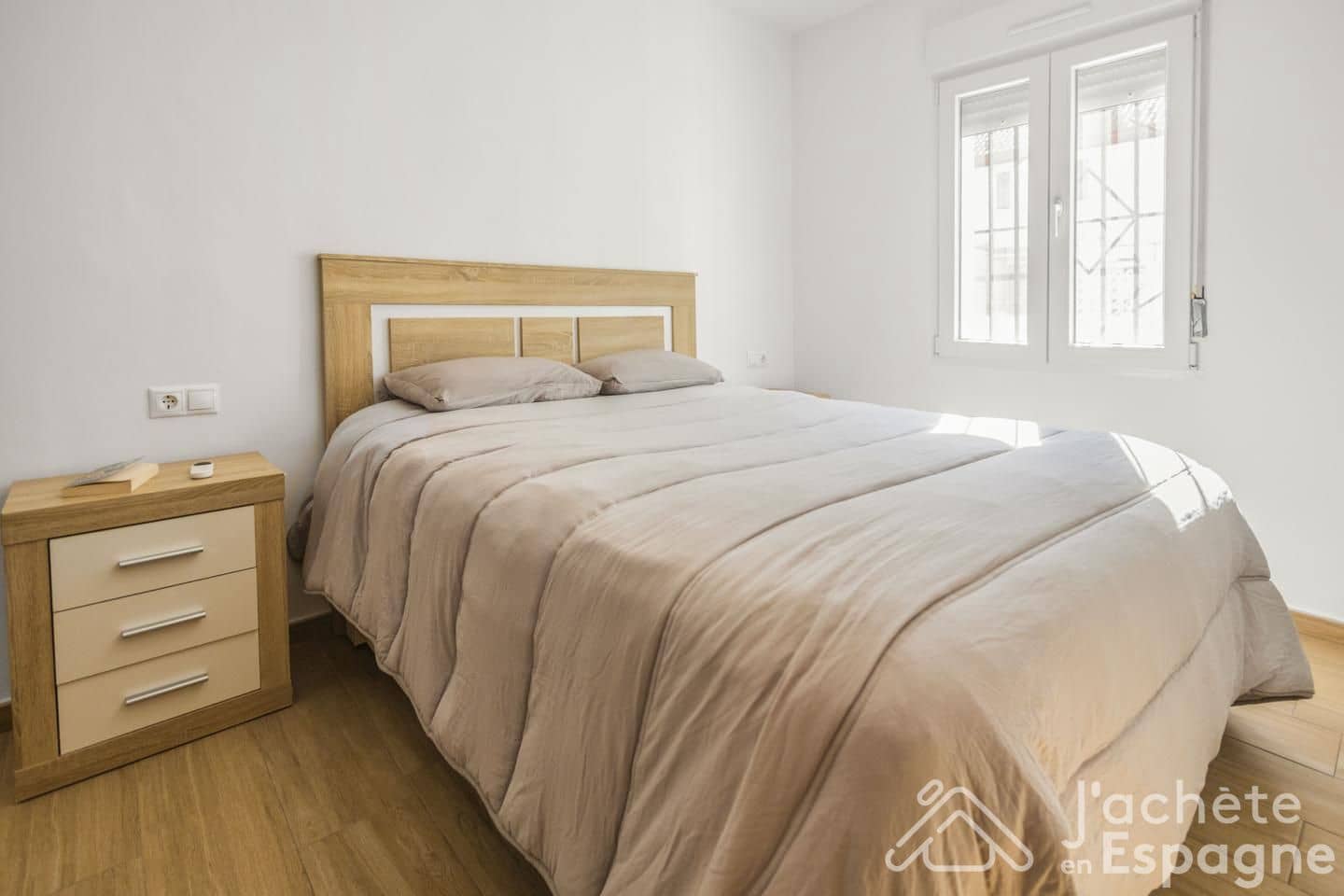 3 slaapkamer Flat te koop in Cabo de las Huertas met zwembad garage - € 649.000 (Ref: 10185982)