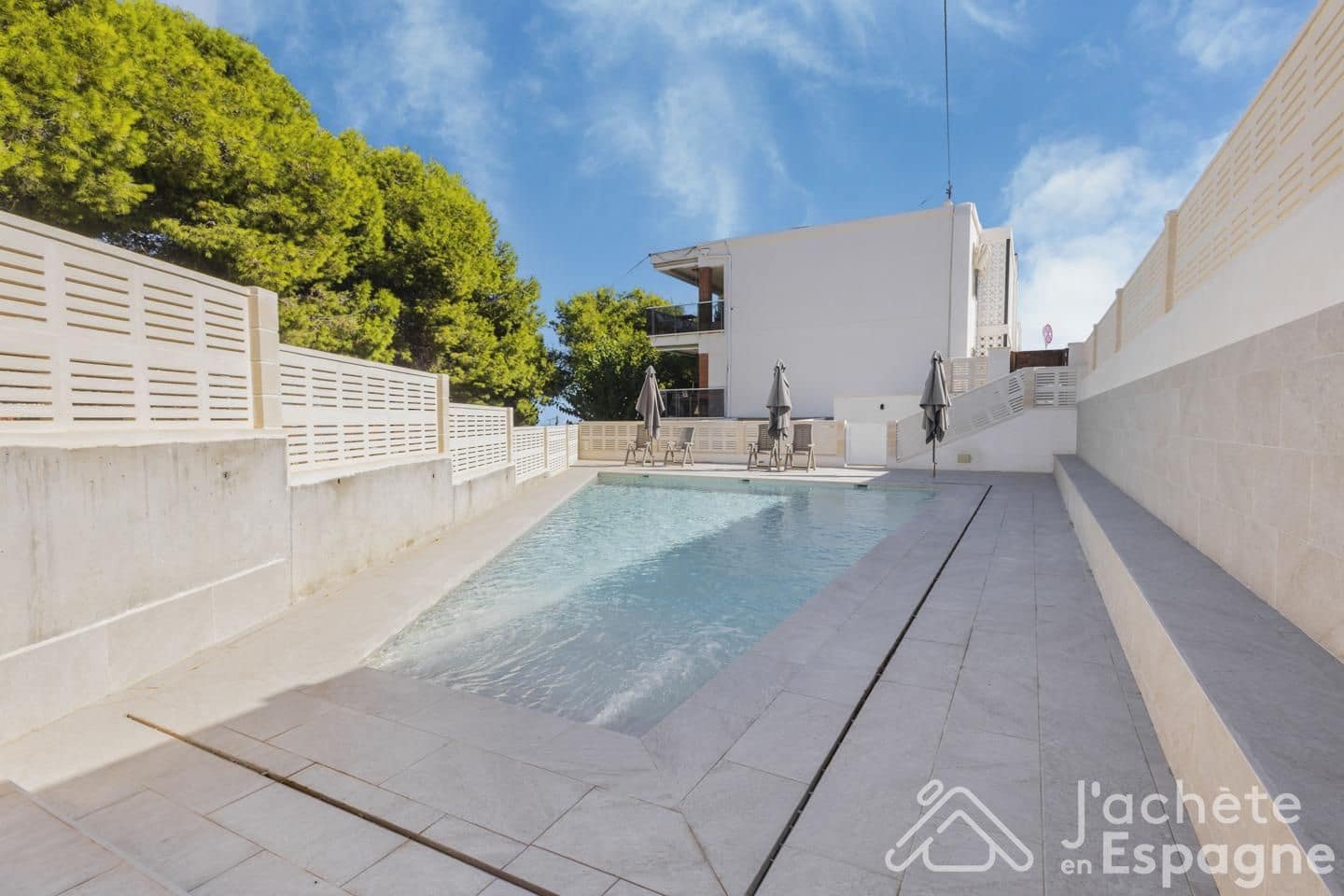 3 slaapkamer Flat te koop in Cabo de las Huertas met zwembad garage - € 649.000 (Ref: 10185982)