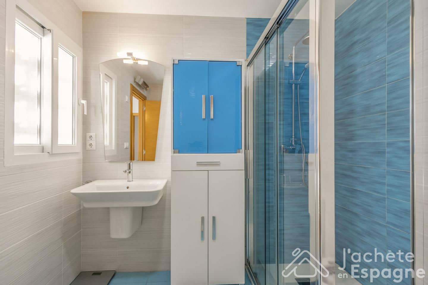 3 slaapkamer Flat te koop in Cabo de las Huertas met zwembad garage - € 649.000 (Ref: 10185982)