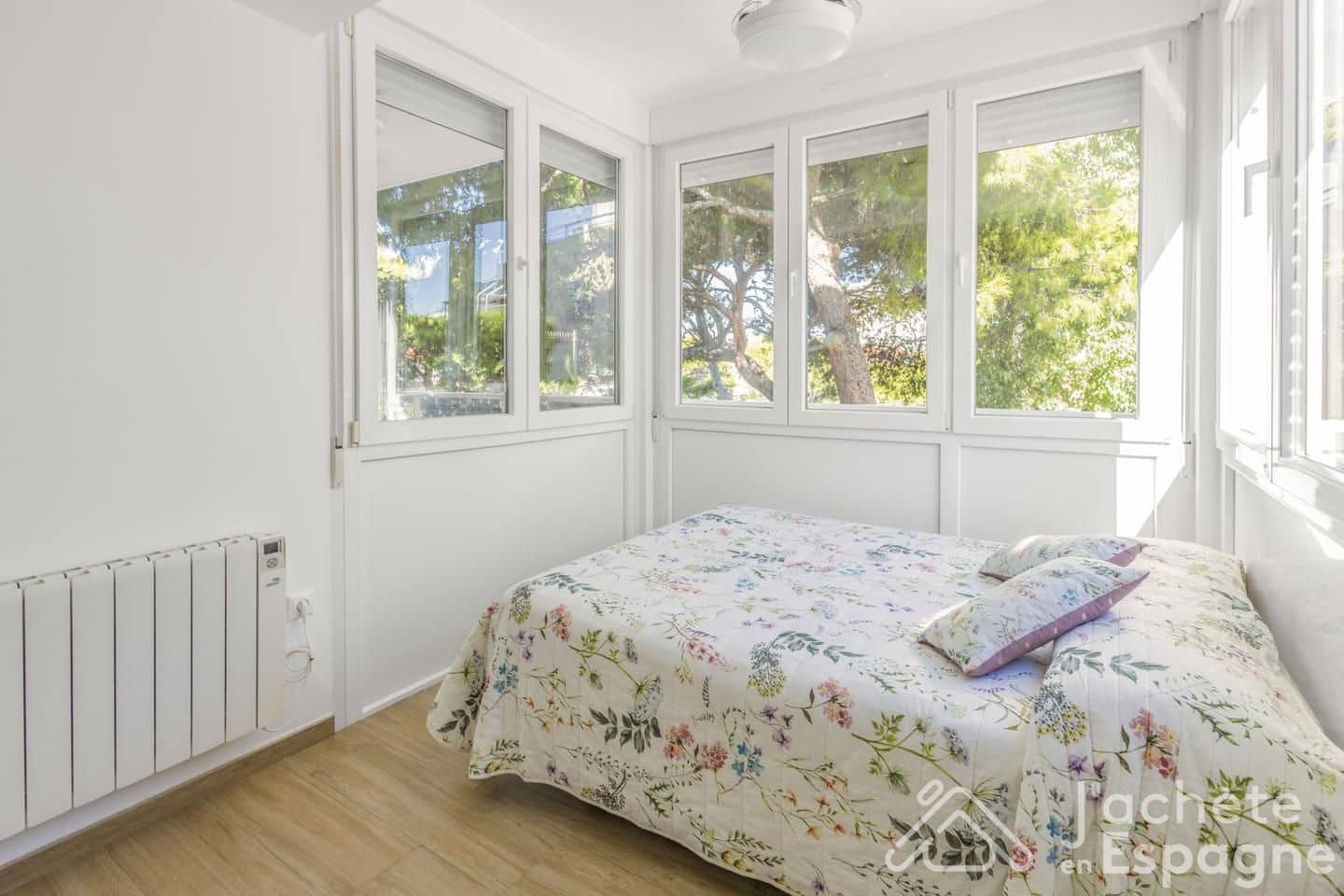 3 slaapkamer Flat te koop in Cabo de las Huertas met zwembad garage - € 649.000 (Ref: 10185982)
