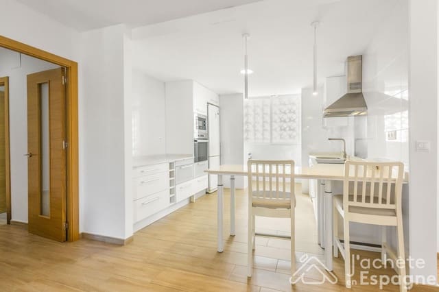 3 slaapkamer Flat te koop in Cabo de las Huertas, Alicante stad met zwembad garage - € 649.000 (Ref: 10185982)