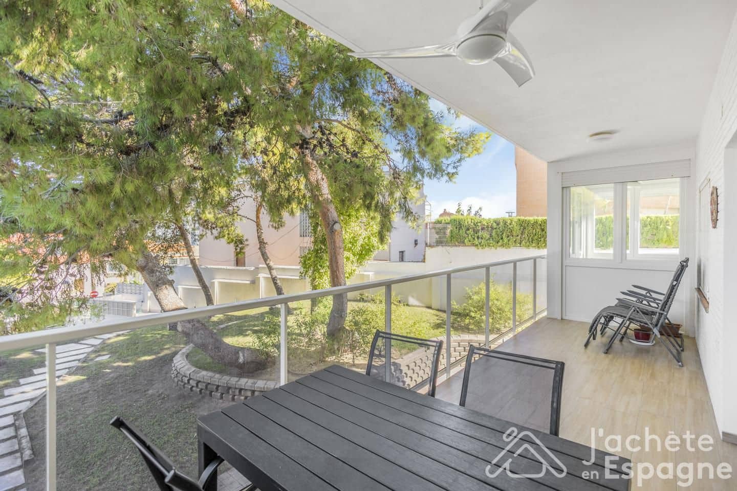 3 slaapkamer Flat te koop in Cabo de las Huertas met zwembad garage - € 649.000 (Ref: 10185982)