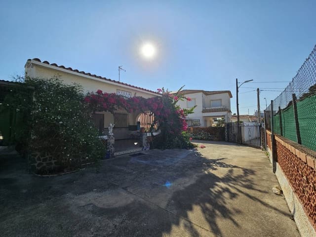 4 bedroom Villa for sale in Oliva with pool - € 330,000 (Ref: 10010067)