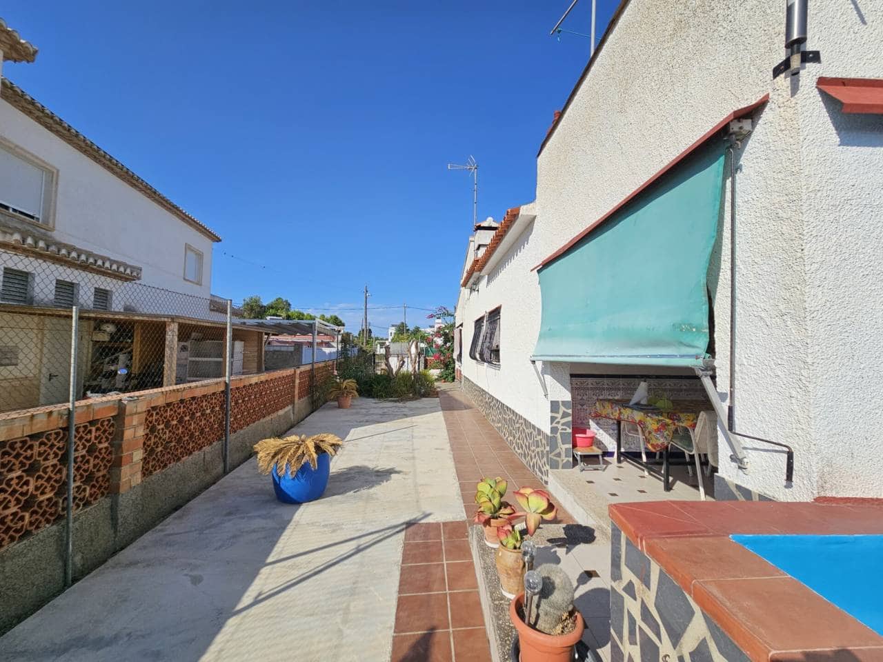 4 bedroom Villa for sale in Oliva with pool - € 330,000 (Ref: 10010067)