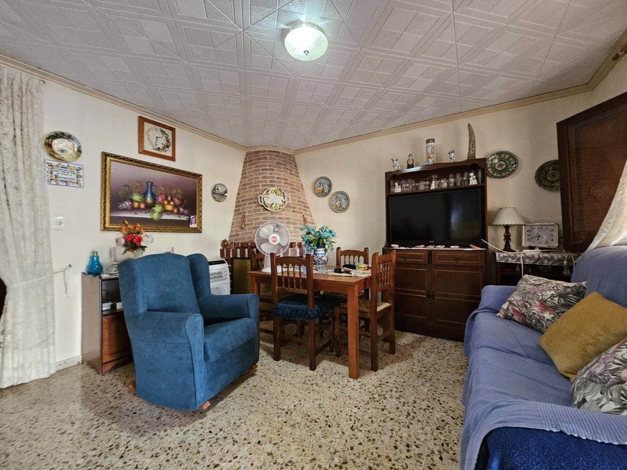 4 bedroom Villa for sale in Oliva with pool - € 330,000 (Ref: 10010067)