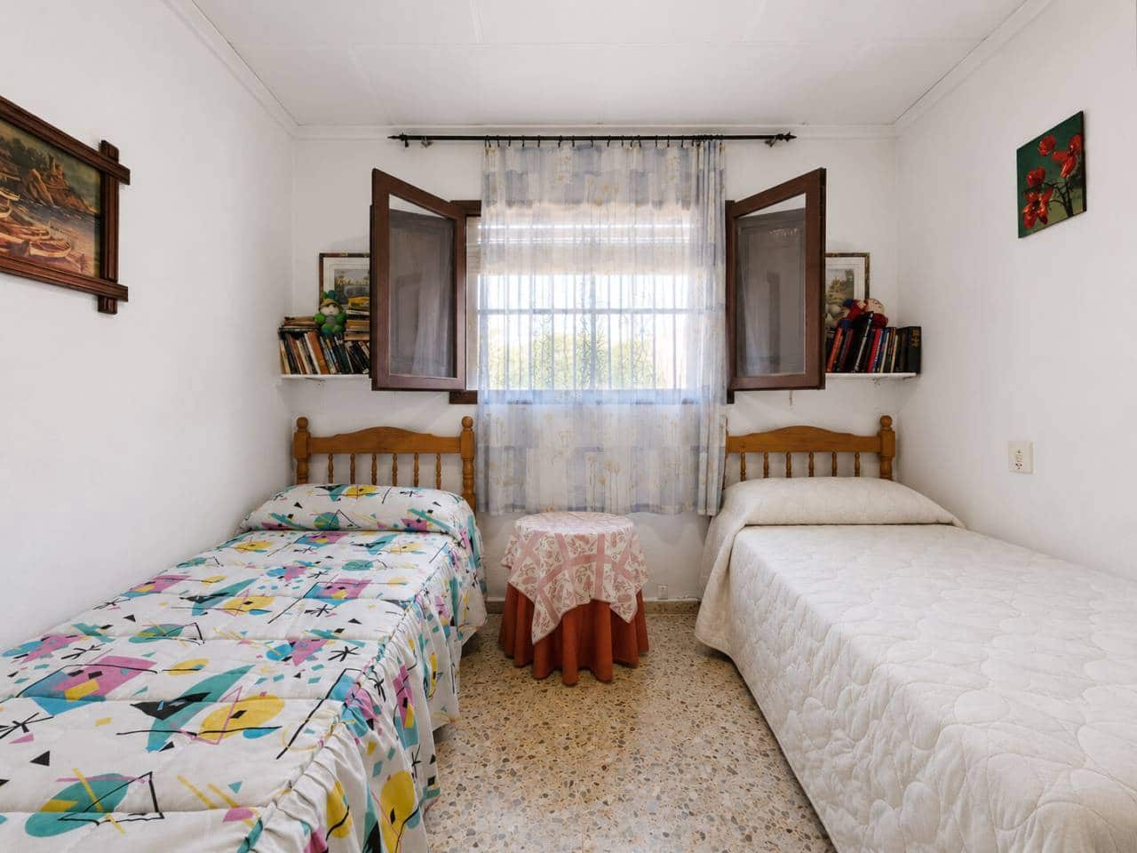 4 bedroom Villa for sale in Oliva with pool - € 330,000 (Ref: 10010067)
