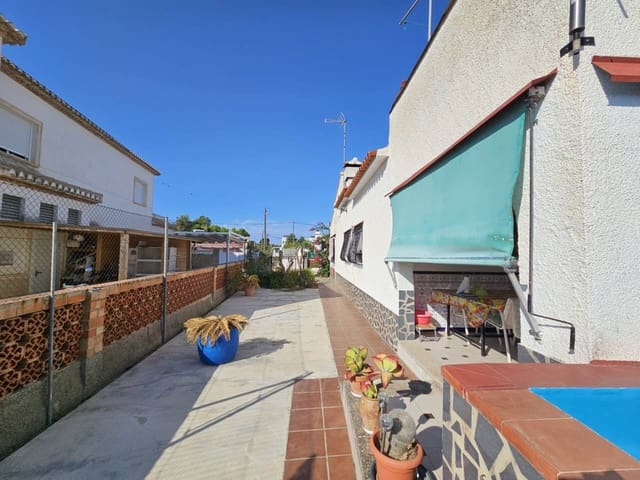 4 bedroom Villa for sale in Oliva with pool - € 330,000 (Ref: 10010067)