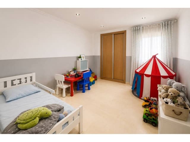 3 sypialnia Mieszkanie na sprzedaż w Oliva z garażem - 210 000 € (Ref: 10018144)