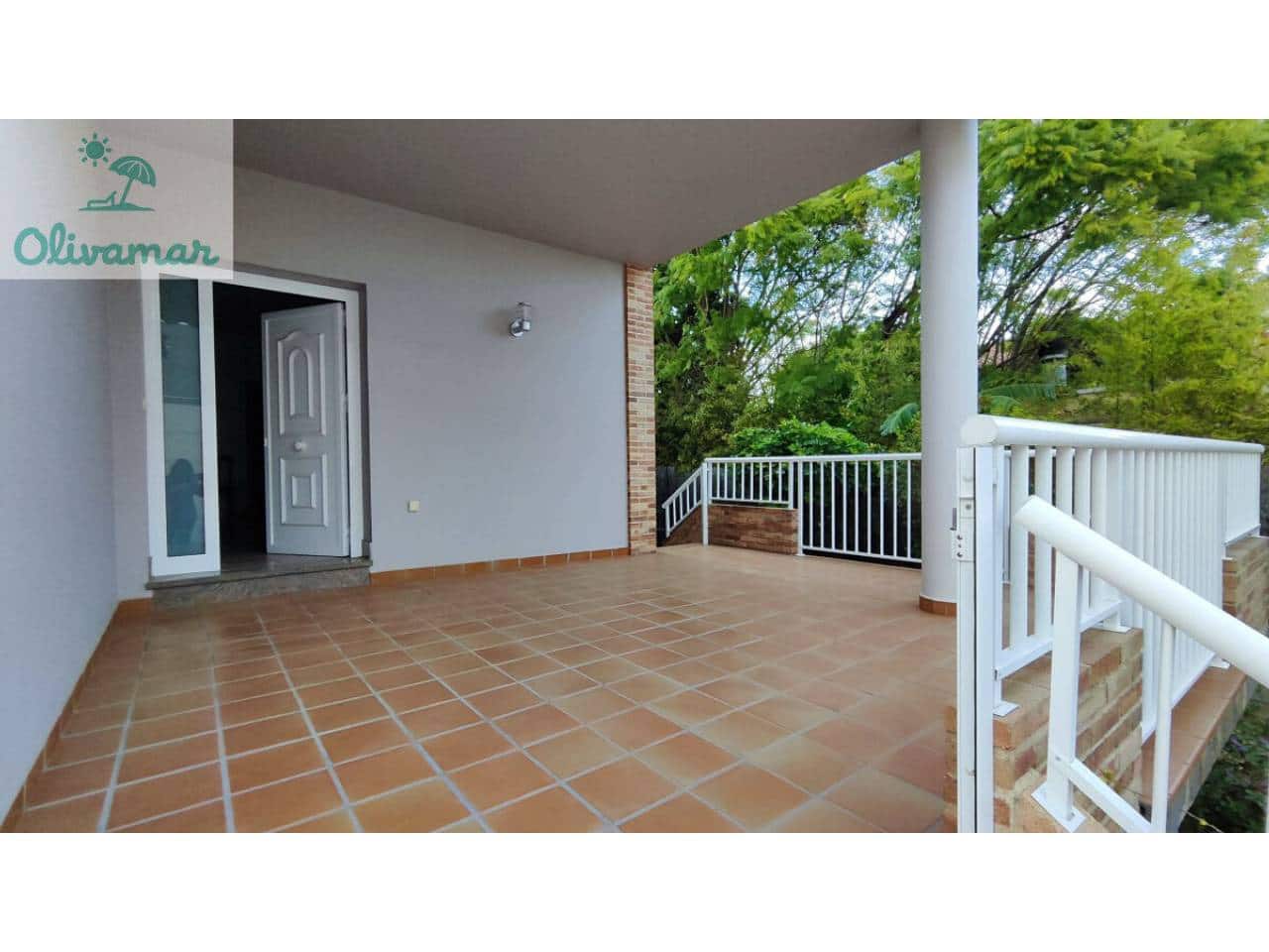 4 bedroom Villa for sale in Oliva with pool garage - € 550,000 (Ref: 10031392)