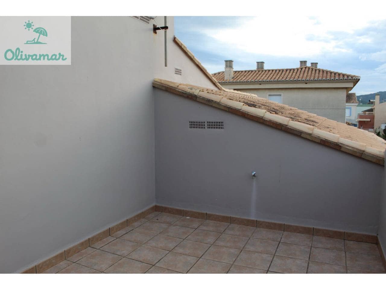4 bedroom Villa for sale in Oliva with pool garage - € 550,000 (Ref: 10031392)