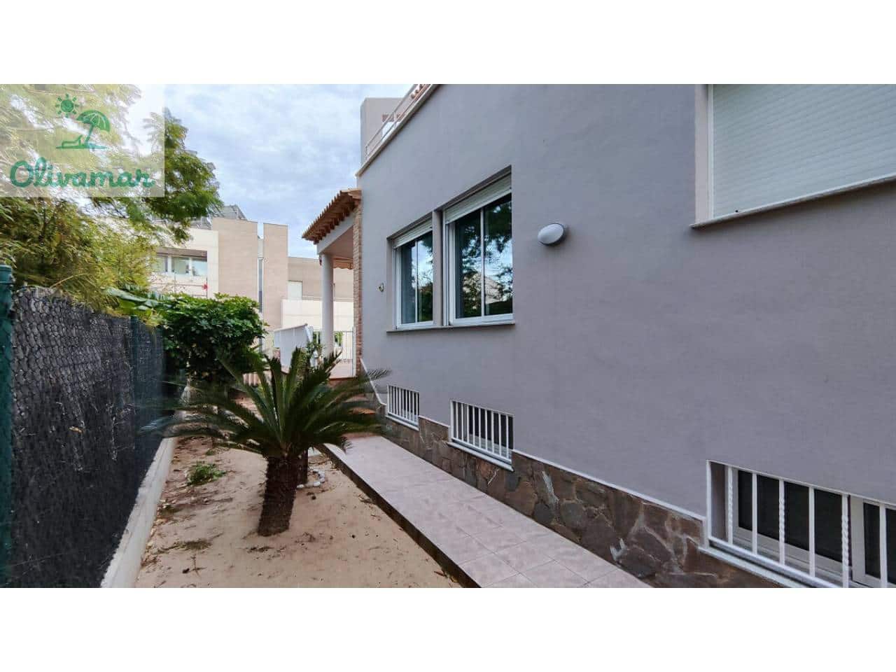 4 bedroom Villa for sale in Oliva with pool garage - € 550,000 (Ref: 10031392)