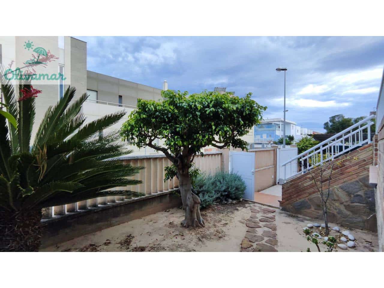 4 bedroom Villa for sale in Oliva with pool garage - € 550,000 (Ref: 10031392)
