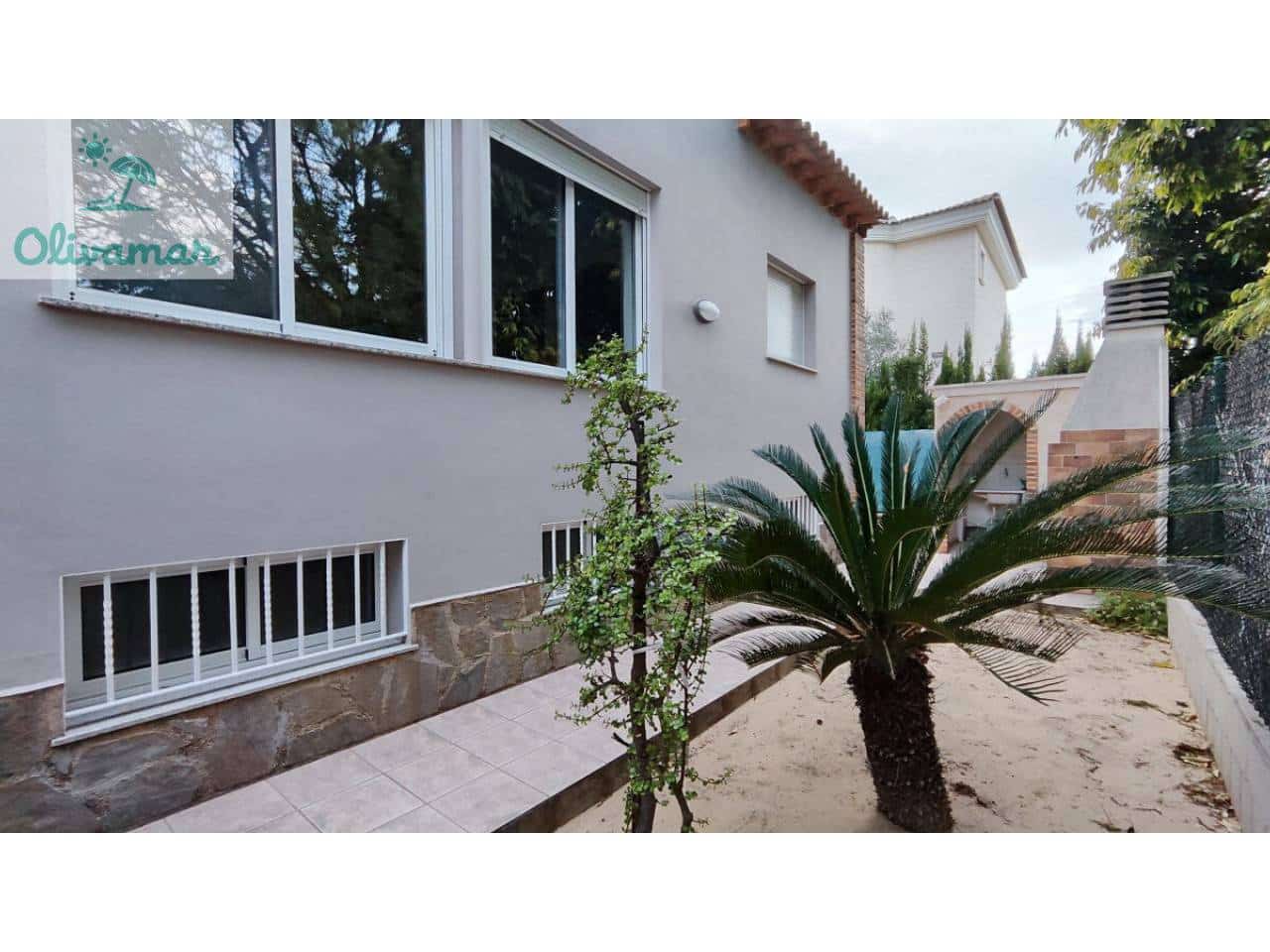 4 bedroom Villa for sale in Oliva with pool garage - € 550,000 (Ref: 10031392)