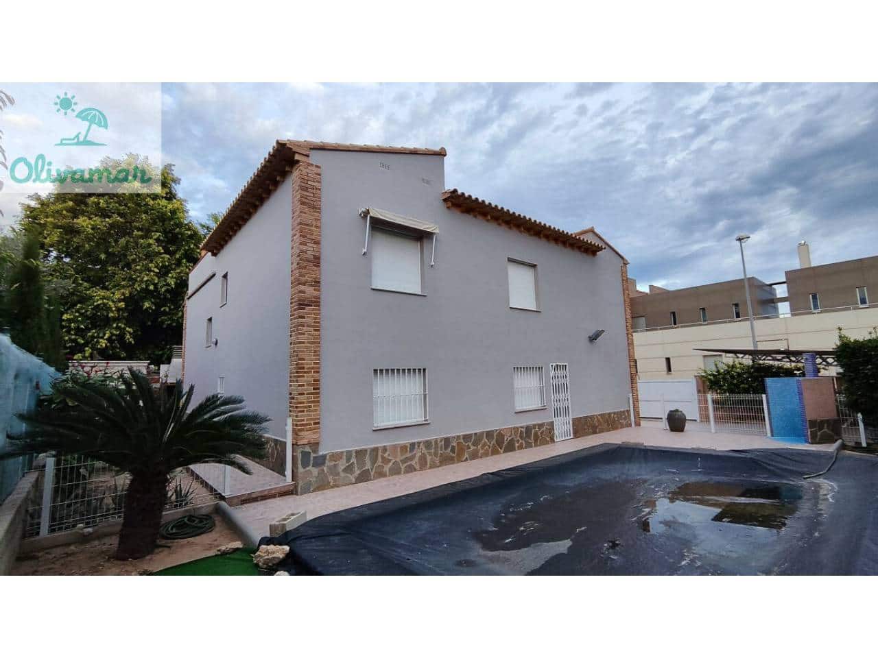 4 bedroom Villa for sale in Oliva with pool garage - € 550,000 (Ref: 10031392)