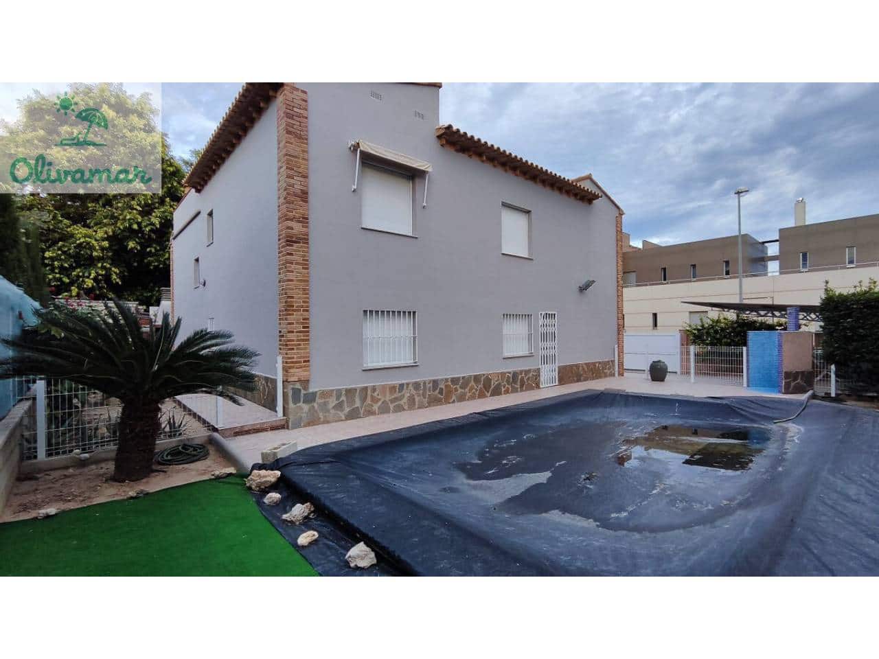 4 bedroom Villa for sale in Oliva with pool garage - € 550,000 (Ref: 10031392)
