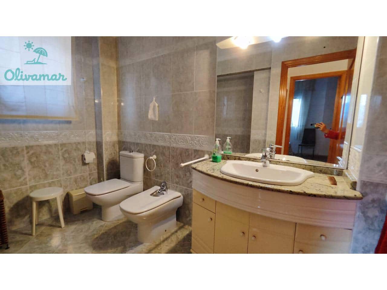 4 bedroom Villa for sale in Oliva with pool garage - € 550,000 (Ref: 10031392)