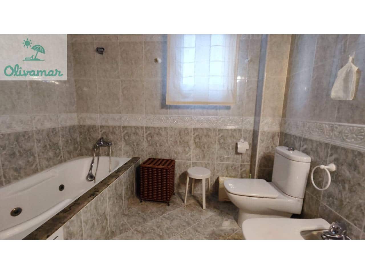 4 bedroom Villa for sale in Oliva with pool garage - € 550,000 (Ref: 10031392)