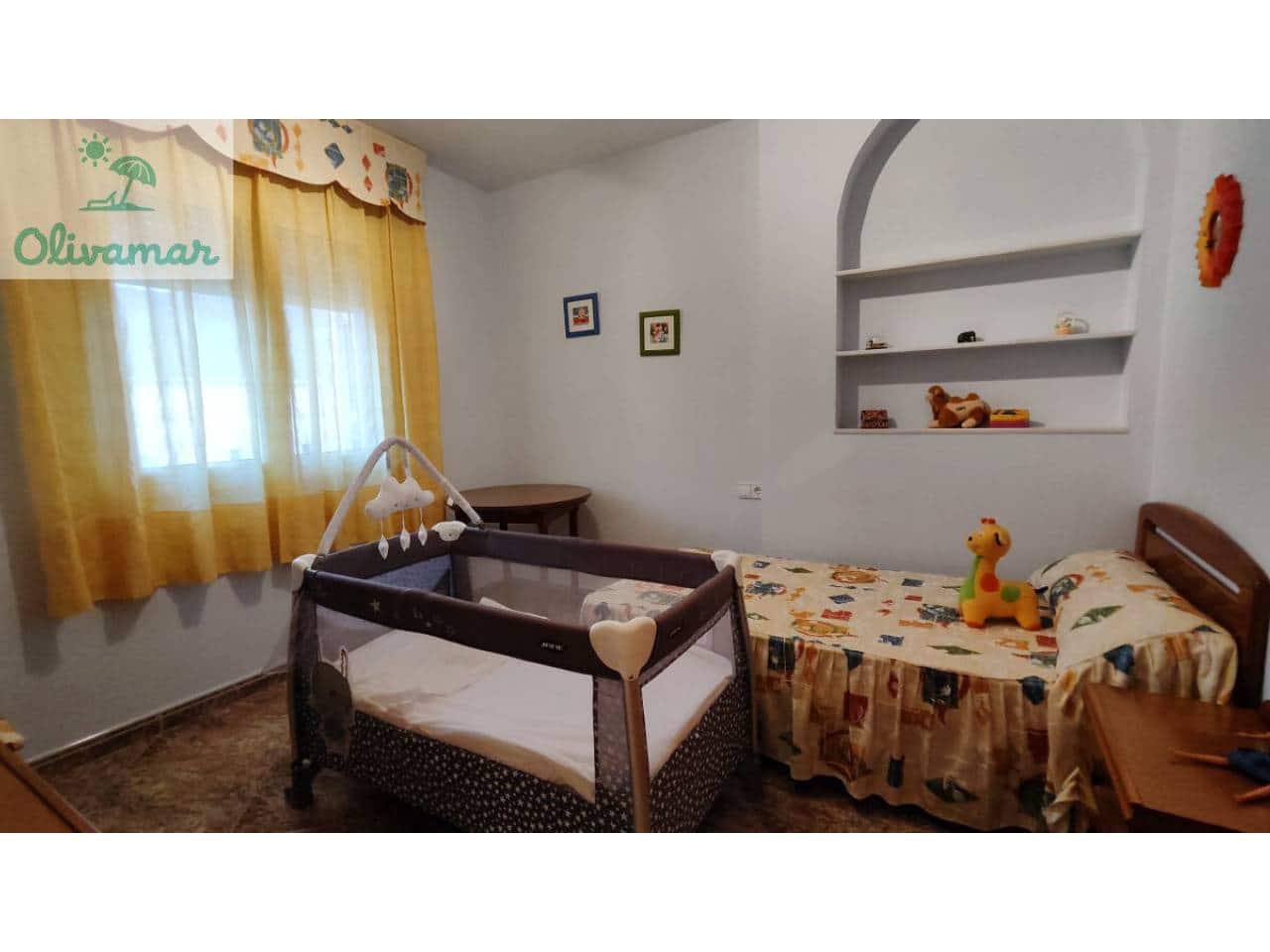 4 bedroom Villa for sale in Oliva with pool garage - € 550,000 (Ref: 10031392)